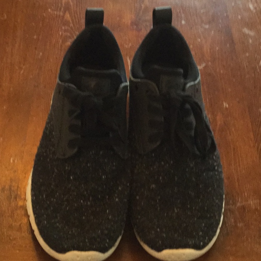 GBX low tops*AMAZINGLY SOFT*